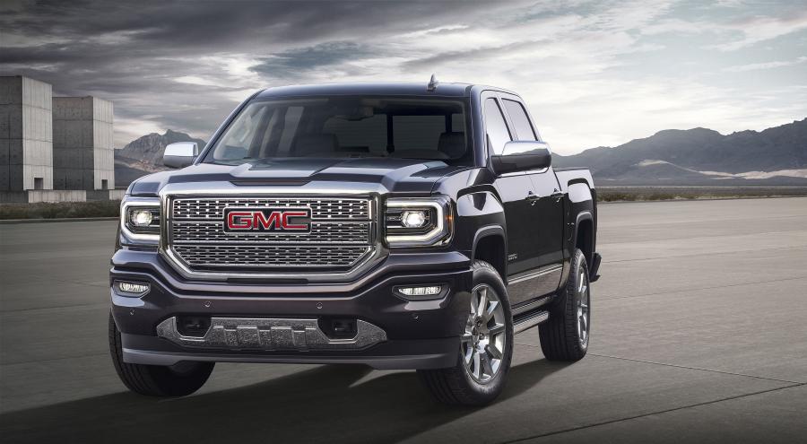  GMC Sierra 1500 Denali Crew Cab 2015 года  (фото 7 из 14)